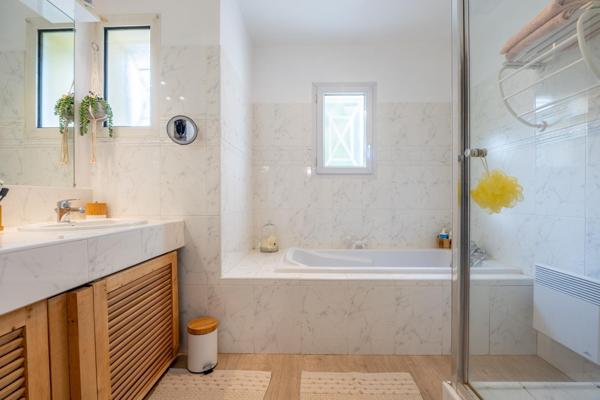 Grande maison avec studio indépendant à Mérignac Capeyron