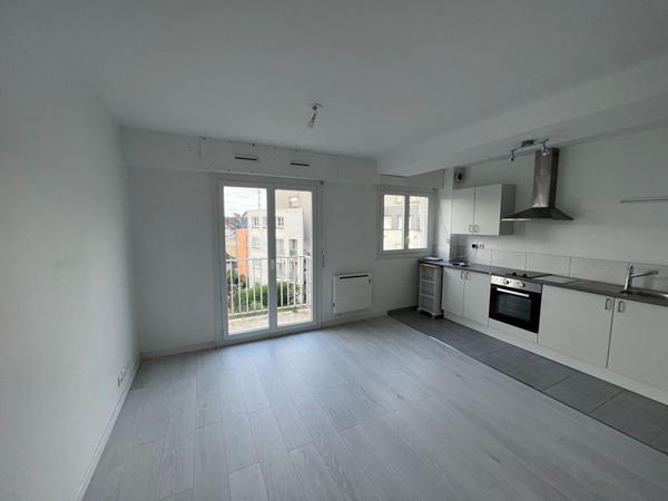 APPARTEMENT dans résidence avec balcon disponible à partir du 05/12/2026