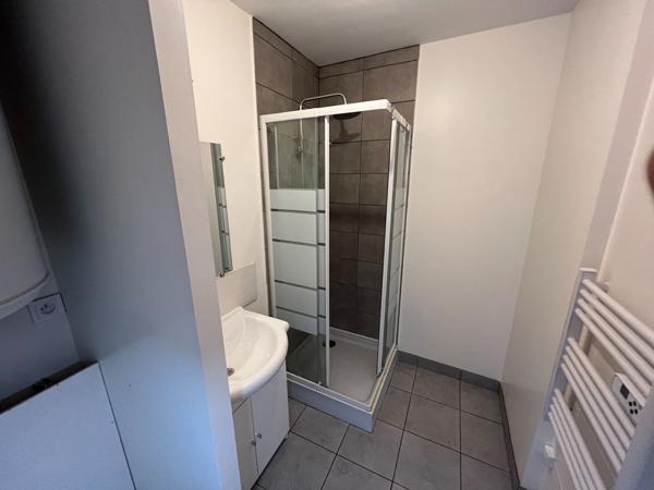 APPARTEMENT dans résidence avec balcon disponible à partir du 05/12/2026