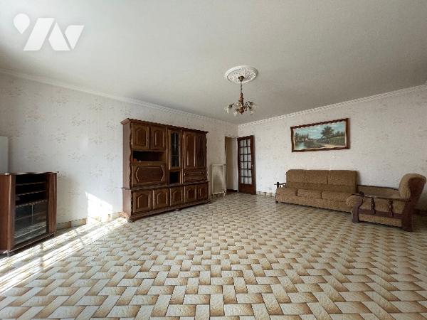 Maison à vendre – La Chapelle-Saint-Florent