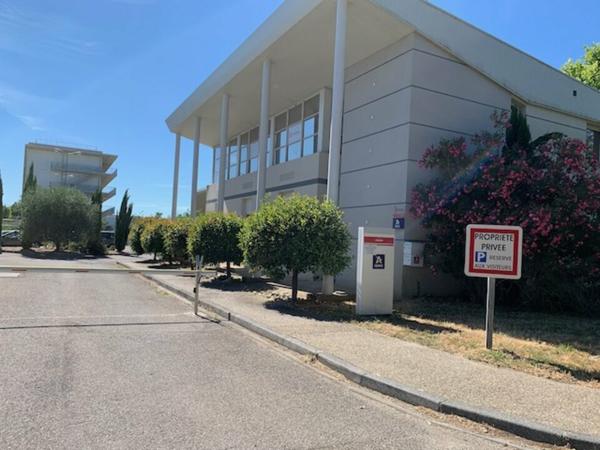 Bureaux à louer à Avignon Agroparc 88 m², fibre optique, parking commun
