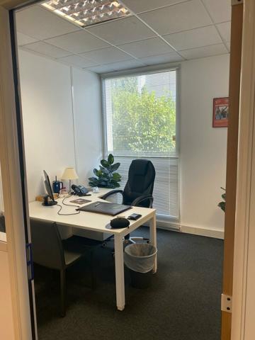 Bureaux à louer à Avignon Agroparc 88 m², fibre optique, parking commun