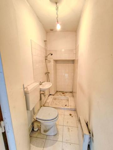 Meulière 5 chambres 135 m² + dépendance de 30 m² sur terrain de 1130 m² avec piscine