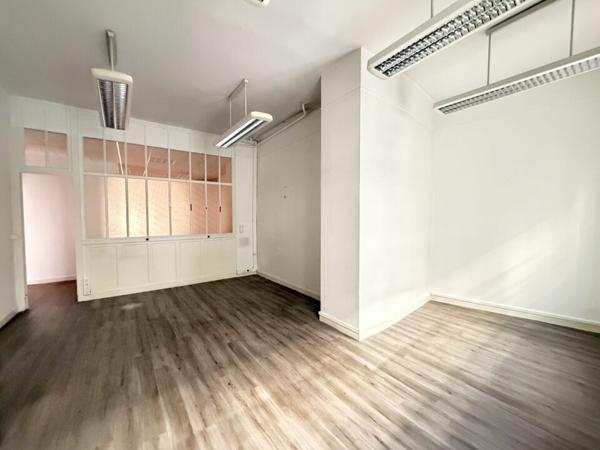 CENTRE VILLE POITIERS A PROXIMITÉ DES CORDELIERS BUREAUX DE CARACTERE 208 m2
