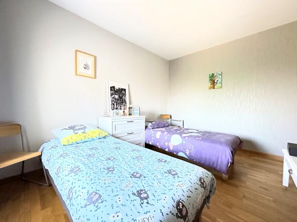 Mieux qu'un appartement, maison mitoyenne sans jardin avec terrasse au calme dans une impasse, 3 chambres