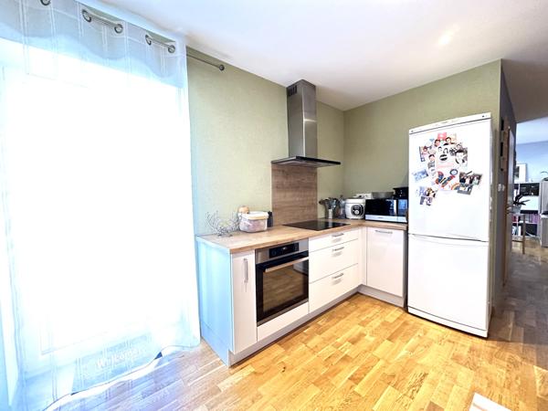 Mieux qu'un appartement, maison mitoyenne sans jardin avec terrasse au calme dans une impasse, 3 chambres