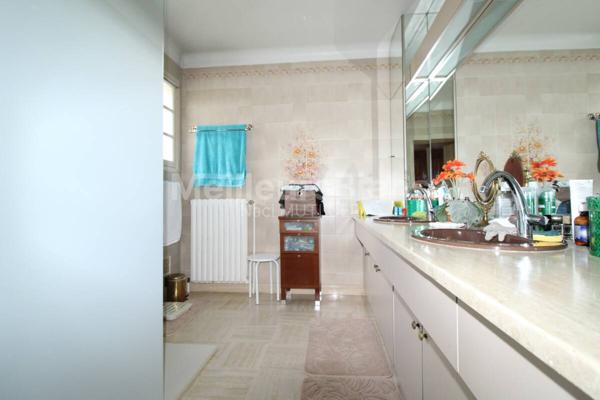 CHOLET, MAGNIFIQUE MAISON 203M2 HABITABLES, 5 CHAMBRES