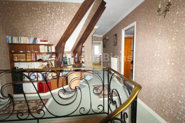 CHOLET, MAGNIFIQUE MAISON 203M2 HABITABLES, 5 CHAMBRES