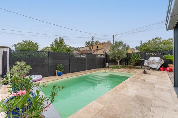 Villa contemporaine avec piscine-spa, studio indépendant et excellent bilan énergétique Brizambourg