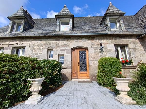 MAISON BRETONNE DE CHARME 310 m² AVEC 2 HECTARES , LANDIVISIAU , FINISTERE Landivisiau