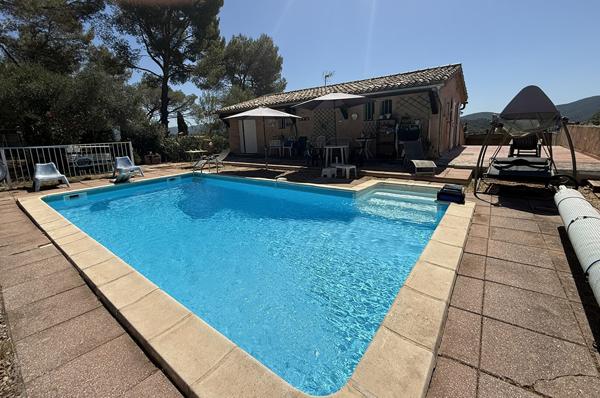 La Crau - Maison de caractère avec vue panoramique et environnement très privilégié
