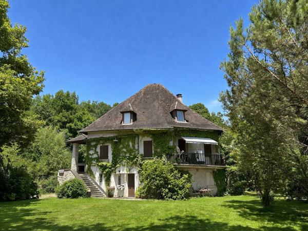 Un bien rare aux volumes exceptionnels à 3 km de Périgueux centre ville Trelissac
