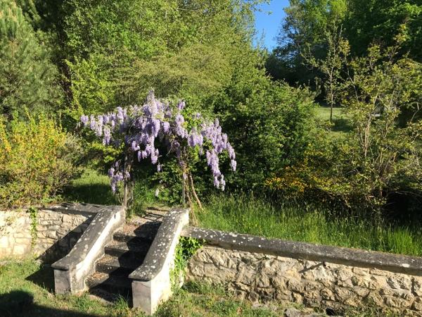 Un bien rare aux volumes exceptionnels à 3 km de Périgueux centre ville Trelissac
