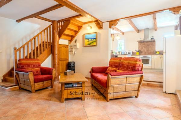 Maison à vendre à SIGNES (83) - Parcelle de plus d'un hectare - Piscine - Nombreuses annexes et dépendances - Calme absolu - Ensoleillée