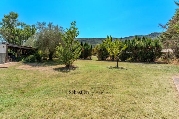 Maison à vendre à SIGNES (83) - Parcelle de plus d'un hectare - Piscine - Nombreuses annexes et dépendances - Calme absolu - Ensoleillée