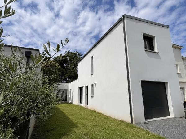 Maison
                                                                                                                                                                                                                                                                                                                        5 pièce(s)                                                                                                                                                                                                          3 chambre(s)                                                                                                                                                                                                          112  m²