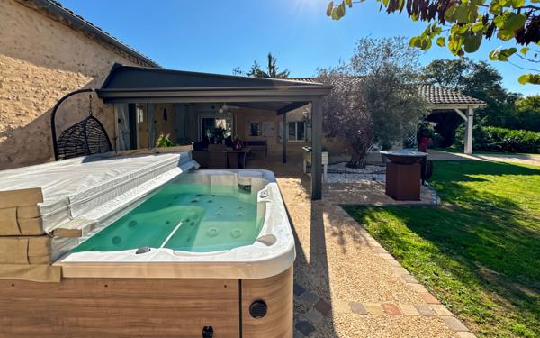 Maison à vendre    5 pièces • 160 m2 Marsaneix