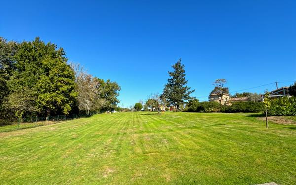 Maison à vendre    5 pièces • 160 m2 Marsaneix