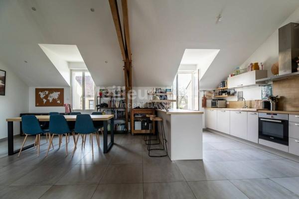 APPARTEMENT ATYPIQUE EN DUPLEX