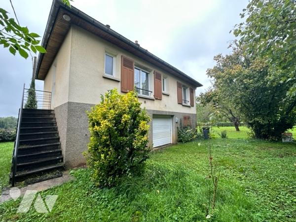 Une maison d'habitation sur deux niveaux dans impasse avec chauffage pompe à chaleur