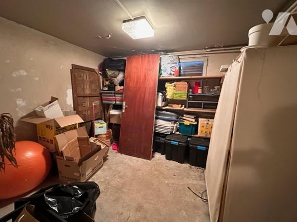 Une maison d'habitation sur deux niveaux dans impasse avec chauffage pompe à chaleur