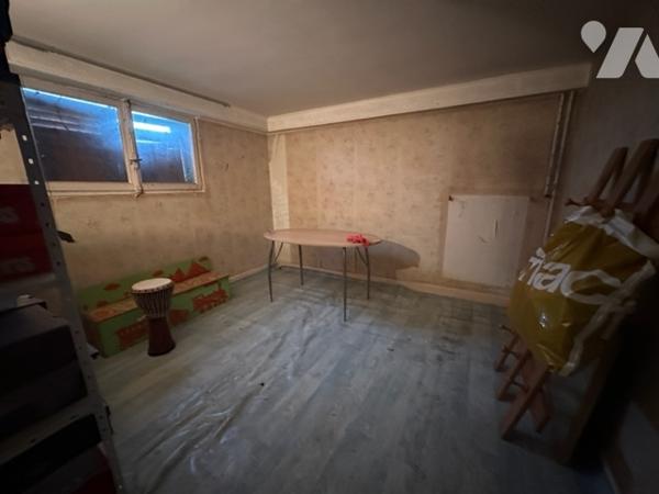 Une maison d'habitation sur deux niveaux dans impasse avec chauffage pompe à chaleur