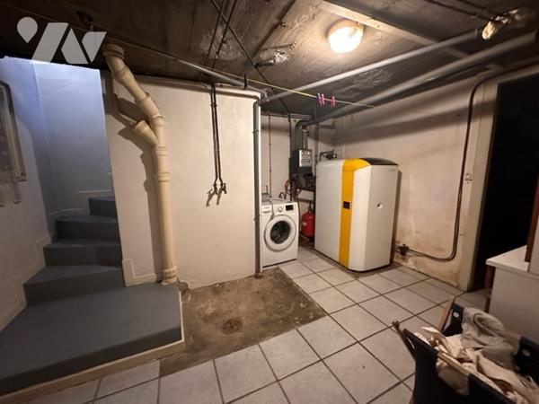 Une maison d'habitation sur deux niveaux dans impasse avec chauffage pompe à chaleur