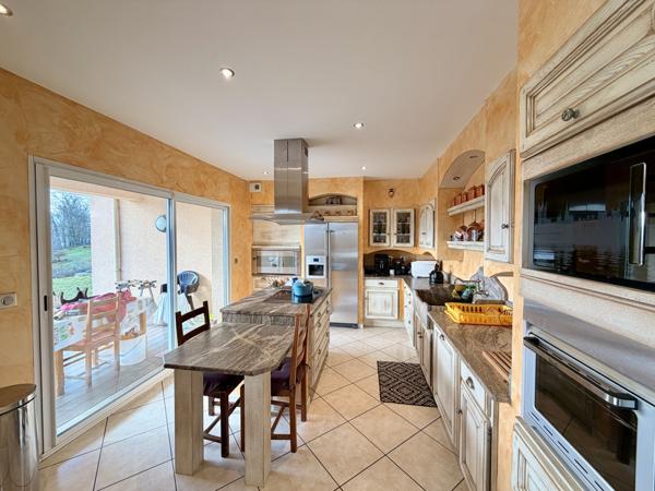 Saint-Étienne (42230) Propriété d’exception au calme absolu avec performance énergétique remarquable