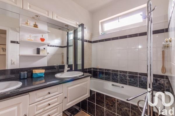 Appartement 3 pièces de 80 m² à Carrières-sur-Seine (78420)