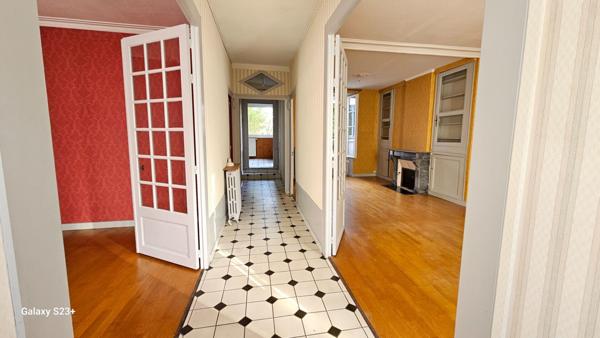 Maison - 9 pièces - 195 m²