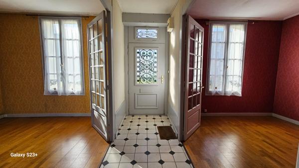 Maison - 9 pièces - 195 m²