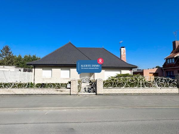 Maison individuelle plain pied de 130 m2, 3 chambres, jardin, cave, 2 places de parking
