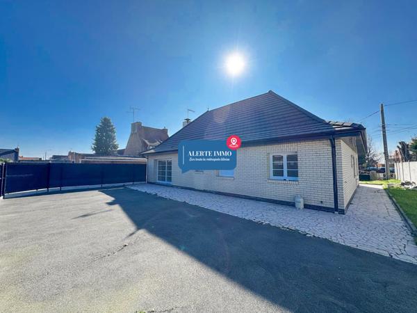 Maison individuelle plain pied de 130 m2, 3 chambres, jardin, cave, 2 places de parking