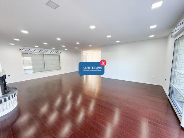 Maison individuelle plain pied de 130 m2, 3 chambres, jardin, cave, 2 places de parking