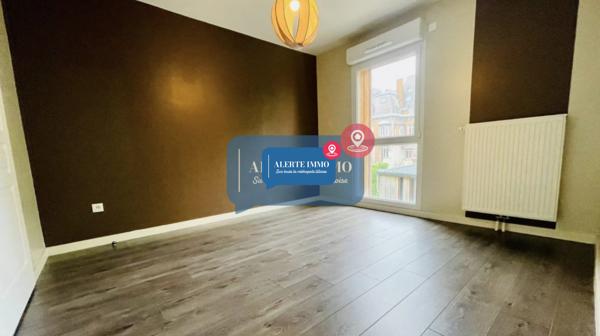 appartement F2 + 1 place de parking dans une résidence de 2013 ,basse consommation d'energie, aux normes RT2012 avec terrasse dans une résidence récente de 2013