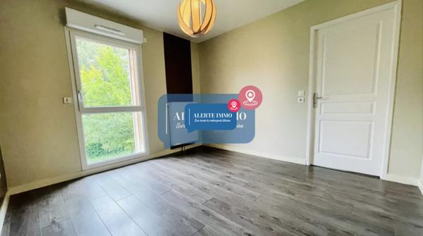 appartement F2 + 1 place de parking dans une résidence de 2013 ,basse consommation d'energie, aux normes RT2012 avec terrasse dans une résidence récente de 2013