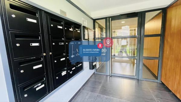 appartement F2 + 1 place de parking dans une résidence de 2013 ,basse consommation d'energie, aux normes RT2012 avec terrasse dans une résidence récente de 2013