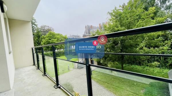 appartement F2 + 1 place de parking dans une résidence de 2013 ,basse consommation d'energie, aux normes RT2012 avec terrasse dans une résidence récente de 2013