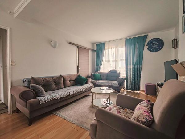 Vente                                                      Appartement
                        
                     4 pièces                      66 m2                     à Villers-Cotterêts