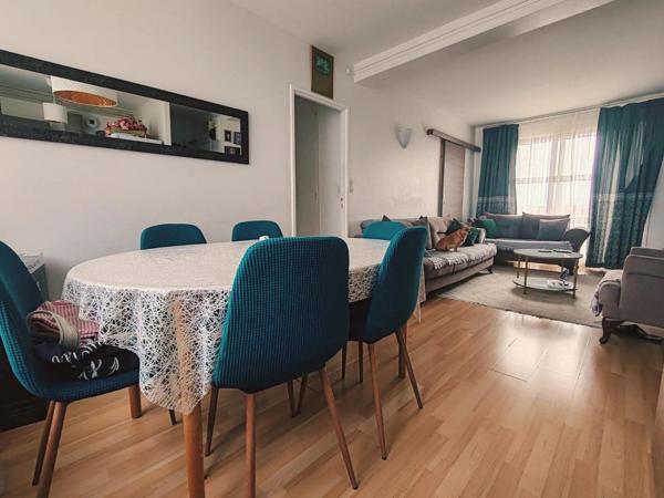 Vente                                                      Appartement
                        
                     4 pièces                      66 m2                     à Villers-Cotterêts