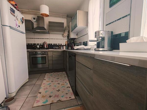 Vente                                                      Appartement
                        
                     4 pièces                      66 m2                     à Villers-Cotterêts