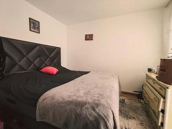 Vente                                                      Appartement
                        
                     4 pièces                      66 m2                     à Villers-Cotterêts