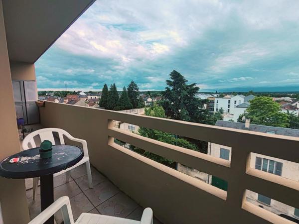 Vente                                                      Appartement
                        
                     4 pièces                      66 m2                     à Villers-Cotterêts