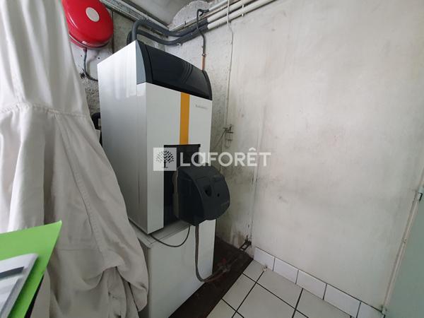 Achat immeuble Pierrefort - 19 pièce(s) - 220 m² - 130 000 €