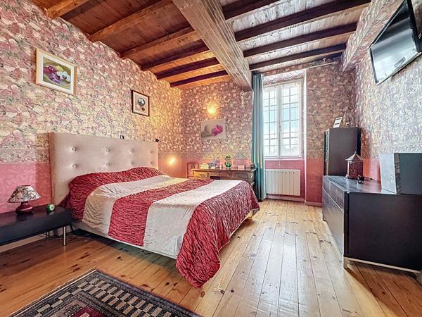 Maison à vendre à Laplume - corps de ferme avec gîte indépendant, piscine et terrain de 3 600 m²