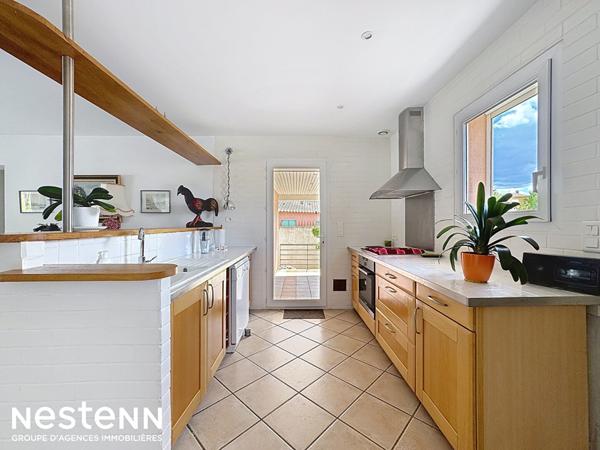 Maison T4 de 150 m² Quartier Montplaisir à Narbonne Piscine, deux garages, 4 faces libres