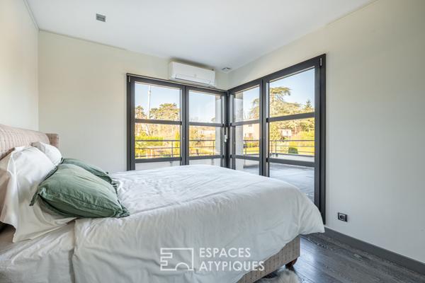 Maison d’architecte avec couloir de nage