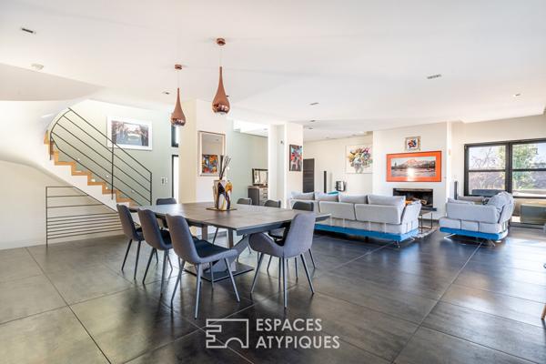 Maison d’architecte avec couloir de nage