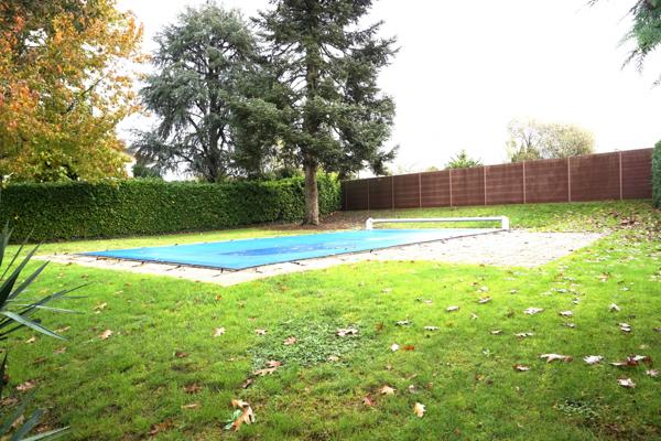 TERRAIN 500 m2 Proche étang et centre bourg