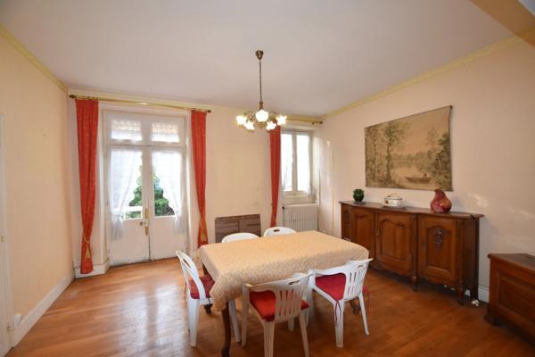 Maison à vendre 7 pièces GENELARD (71)